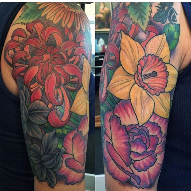 Finished floral piece done by @nathanieltattoosd #flowertattoo #tattoo #tattoos #remingtontattoo #northpark #sandiego